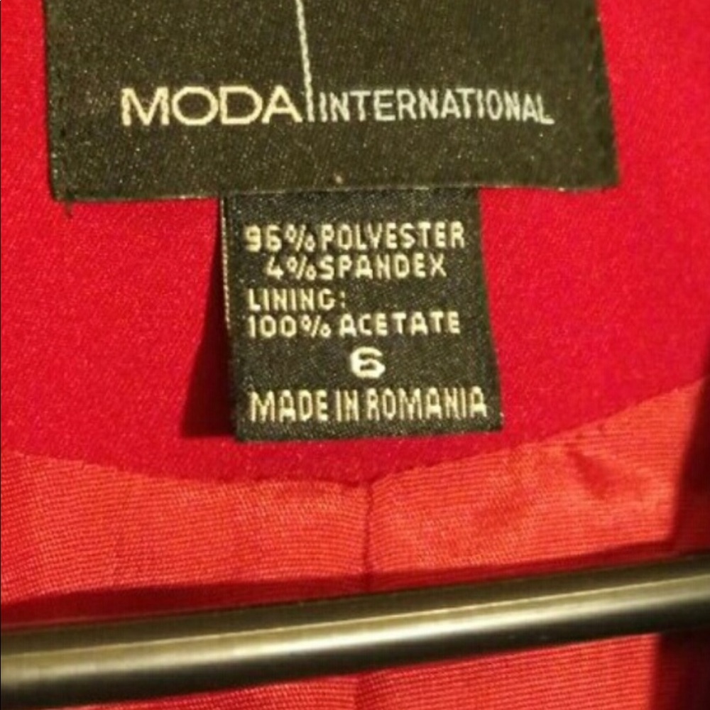 Red 2 piece pants suit - Picture 5 of 7